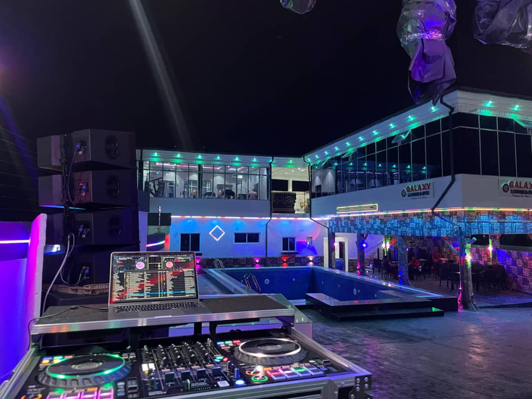 Outdoor Lounge